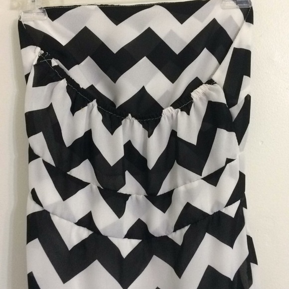 Chevron strapless dress w/ pockets - Picture 6 of 6